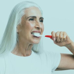 نصائح للحفاظ على صحة الفم و الأسنان في السنوات اللاحقة
